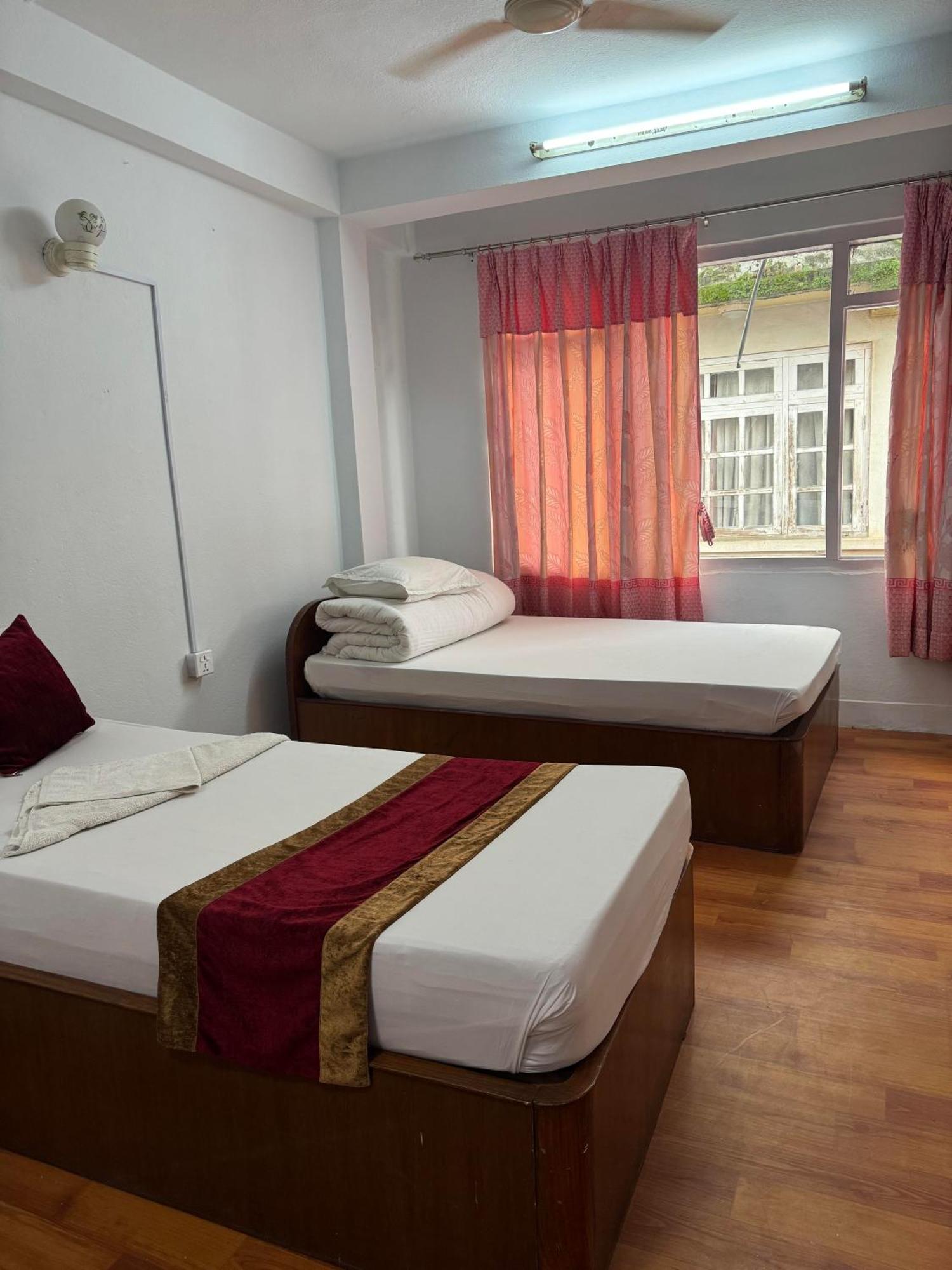 Om Tara Guest House Pvt Ltd Kathmandu Bagian luar foto