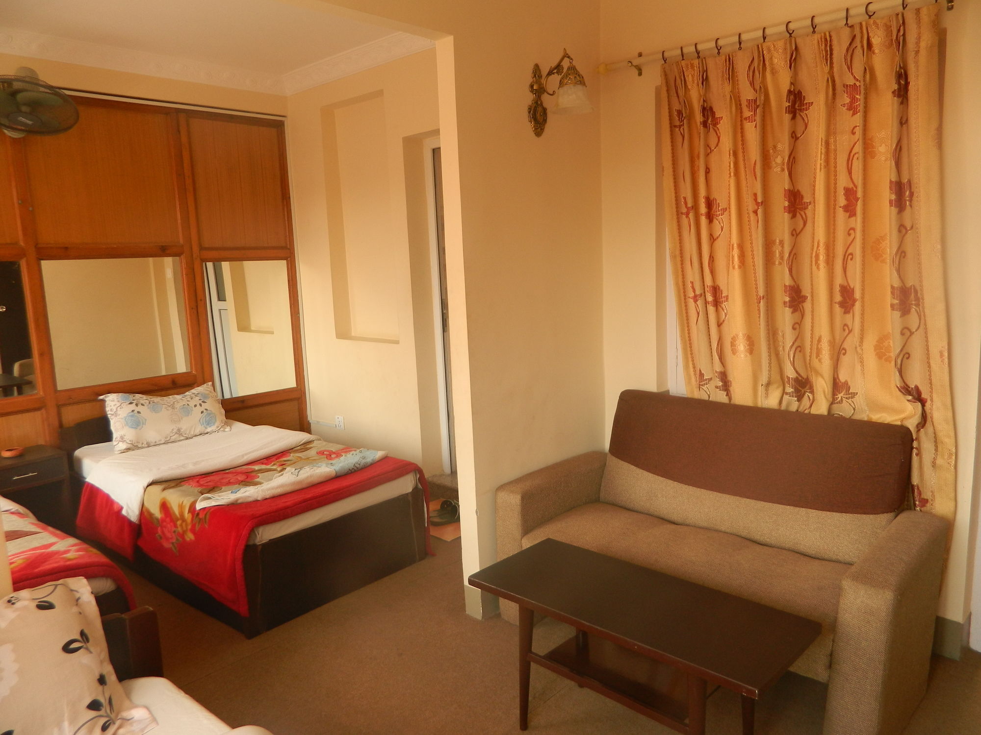 Om Tara Guest House Pvt Ltd Kathmandu Bagian luar foto